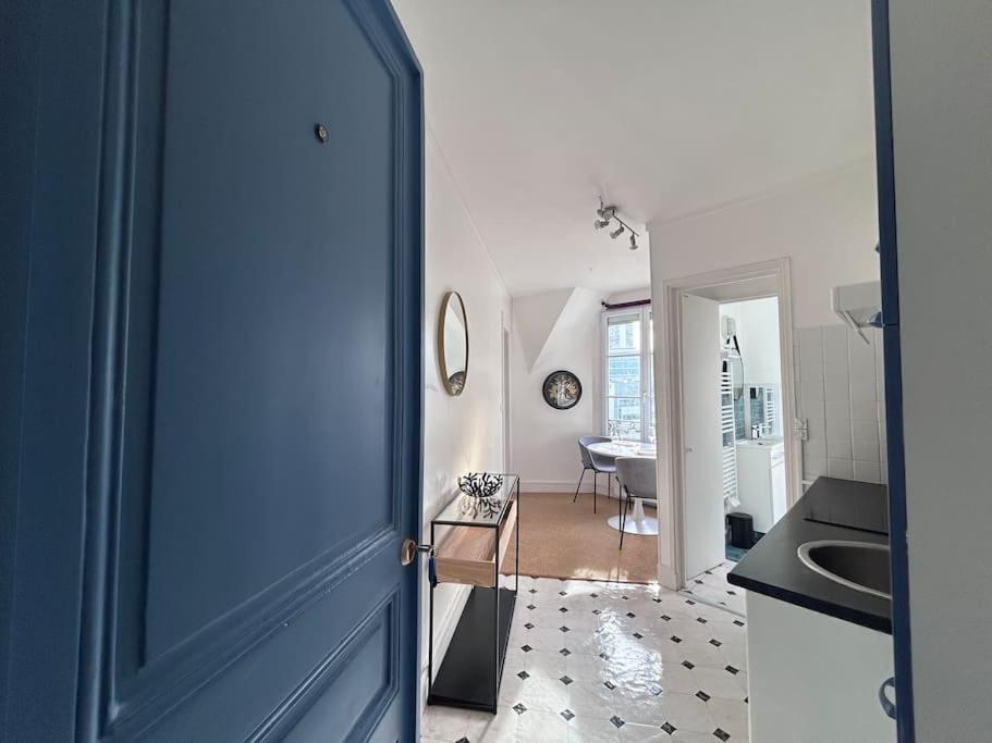 Elegant Eiffel Tower View Flat Appartement Parijs