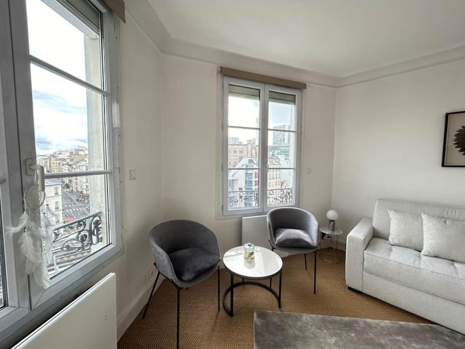 Appartement Elegant Eiffel Tower View Flat