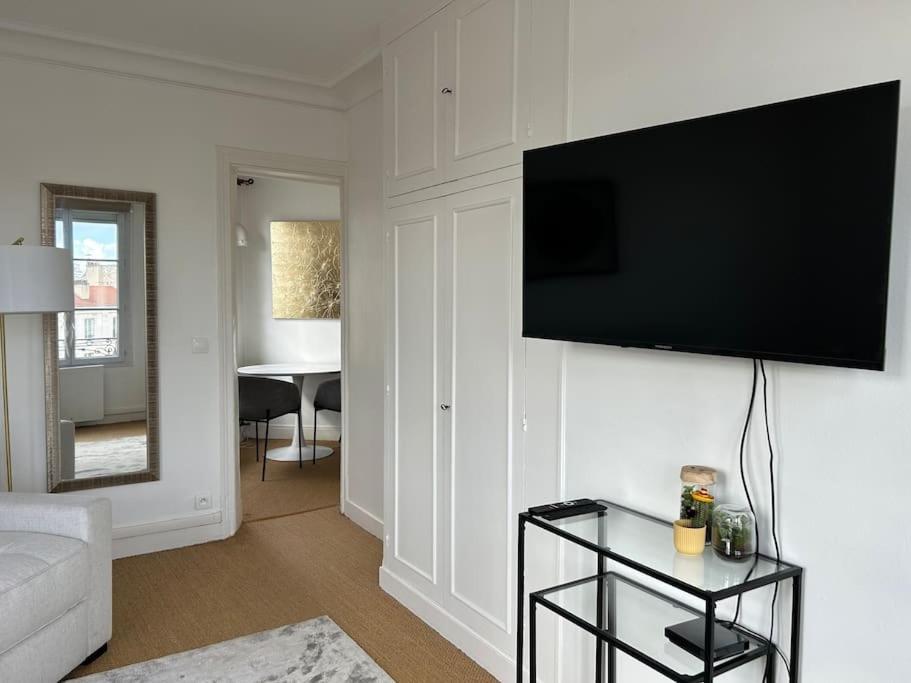 Appartement Elegant Eiffel Tower View Flat *
