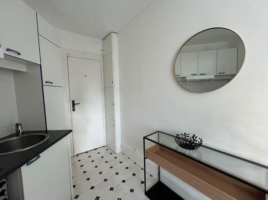 Appartement Elegant Eiffel Tower View Flat Parijs