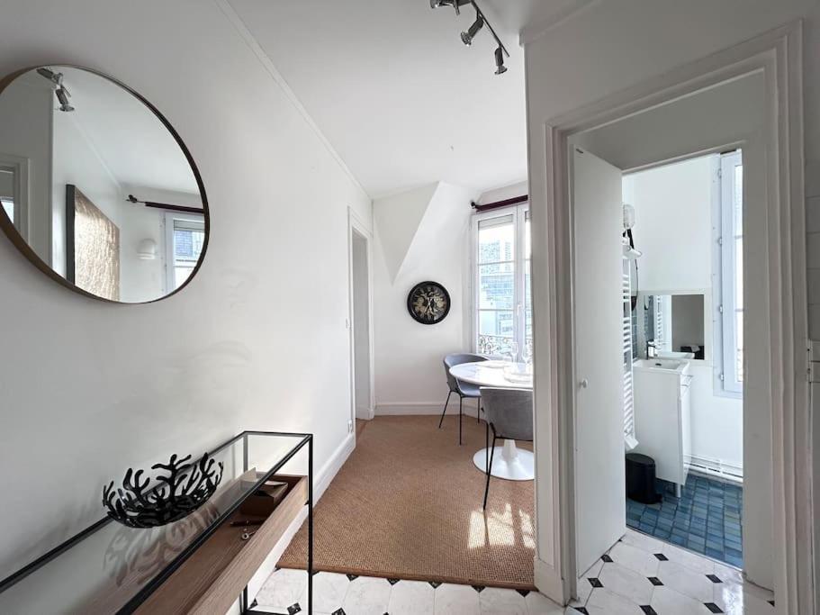 Elegant Eiffel Tower View Flat Appartement Parijs